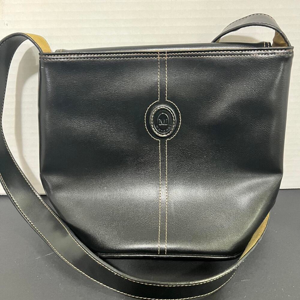 Vtg mondani new york leather